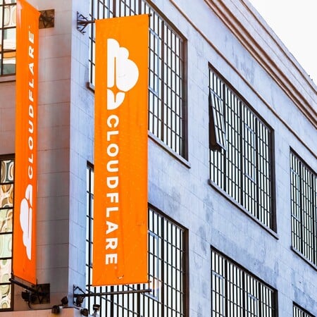 Τι είναι η Cloudflare, ή πώς ένα «αόρατο» δίκτυο παρέλυσε το παγκόσμιο ίντερνετ