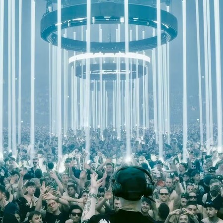 Πρώτα κλείνεις το πάρτι και μετά το αεροπορικό. Όλοι το ξέρουν αυτό