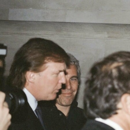 Αρχεία Έπσταϊν: «Ο Τζέφρι είχε σίγουρα στοιχεία εναντίον του Τραμπ»