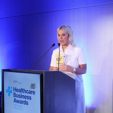 Τιμητικό βραβείο στην Ιουλία Τσέτη στα Health Care & Business Awards