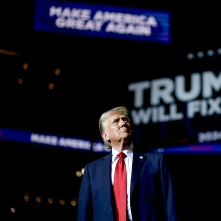 Ντόναλντ Τραμπ: Υπέγραψε νομοσχέδιο που υποχρεώνει την αποκάλυψη περισσότερων εγγράφων για τον Έπσταϊν