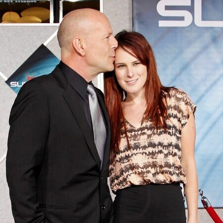 Μπρους Γουίλις: «Είμαι ευγνώμων που μπορώ ακόμα να τον αγκαλιάζω, είτε με αναγνωρίζει είτε όχι», λέει η κόρη του