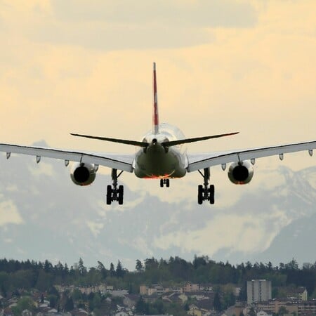 Ολλανδία: Διακόπηκε η κυκλοφορία στο αεροδρόμιο του Αϊντχόβεν μετά από εμφάνιση πλήθους drones