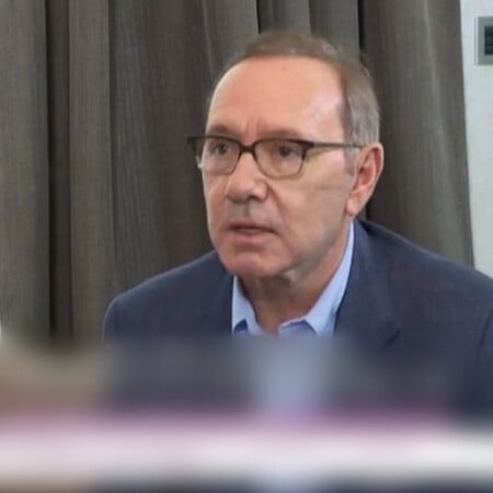 Κέβιν Σπέισι: «Είμαι ομοφυλόφιλος, απολαμβάνω την παρέα των ανδρών»