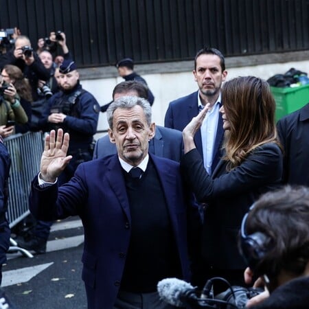 ΣΑΡΚΟΖΙ ΒΙΒΛΙΟ