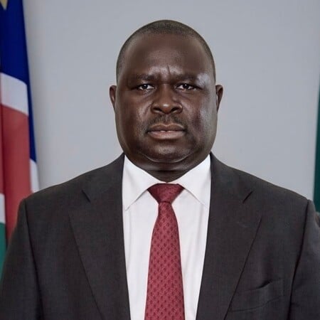 ΑΔΟΛΦΟΣ ΧΙΤΛΕΡ ΝΑΜΙΜΠΙΑ