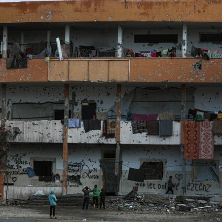 Γάζα: Οι μαθητές επιστρέφουν στο σχολείο - «Δεν έχουμε βιβλία, οι βιβλιοθήκες έχουν βομβαρδιστεί»