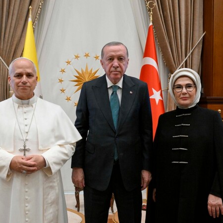 ΠΑΠΑΣ ΛΕΩΝ ΕΡΝΤΟΓΑΝ ΕΜΙΝΕ