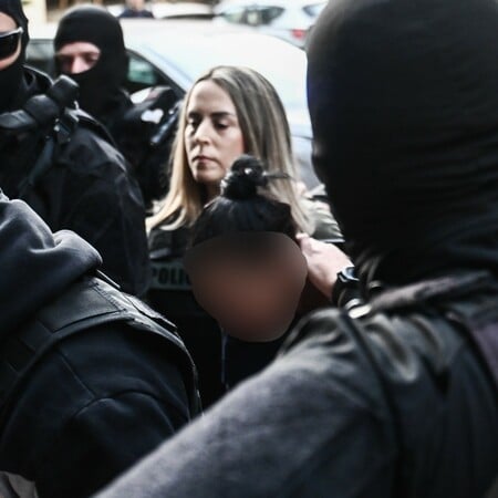 Δολοφονία στη Σαλαμίνα: «Δεν ήθελα να τη σκοτώσω» - Στον εισαγγελέα σήμερα η 46χρονη