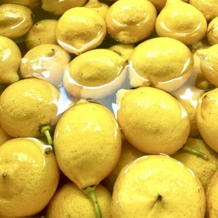 Οι φλούδες λεμονιού είναι πολύτιμες, μην τις πετάτε