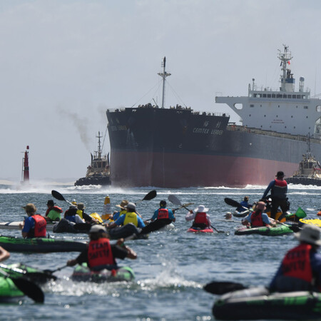 Αυστραλία: Ακτιβιστές παραλύουν το μεγαλύτερο λιμάνι άνθρακα στον κόσμο