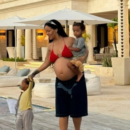 Η Rihanna δημοσίευσε σπάνιες φωτογραφίες με τα παιδιά της