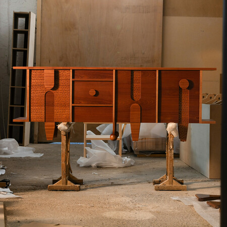 Η σύγχρονη τέχνη πιάνει στα χέρια της τα κλασικά έπιπλα «Συρίγος» 