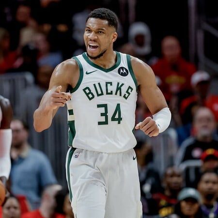 ΓΙΑΝΝΗΣ ΑΝΤΕΤΟΚΟΥΝΜΠΟ NBA ΜΙΛΓΟΥΟΚΙ ΜΠΑΚΣ