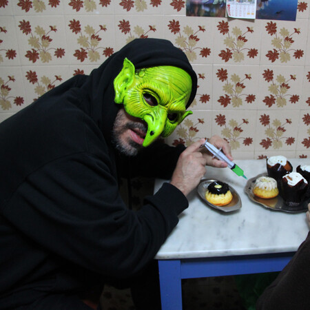 Ο Dim Goblin τα κάνει όλα για την αγάπη