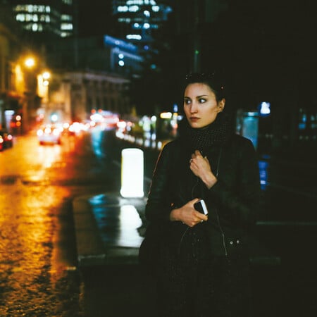 «Μάθε πώς νιώθουν. Άλλαξε το πώς νιώθουν»: 8 στις 10 γυναίκες νιώθουν φόβο στη βραδινή έξοδο