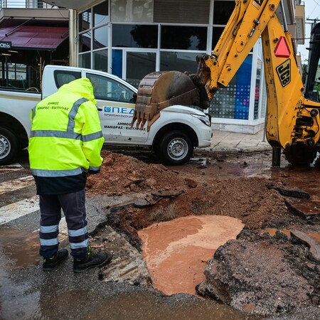 ΚΑΚΟΚΑΙΡΙΑ BYRON ΜΑΝΔΡΑ ΠΛΗΜΜΥΡΕΣ