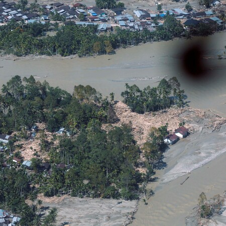 Ινδονησία: Στους 950 οι νεκροί από τις πλημμύρες - Περισσότεροι από 270 αγνοούμενοι