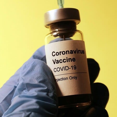 Κορωνοϊός: Επιβεβαιώθηκε ότι η κυβέρνηση Τραμπ διερευνά πιθανή σύνδεση θανάτων με τα εμβόλια