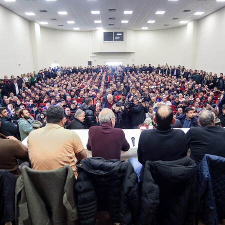 ΑΓΡΟΤΕΣ ΜΠΛΟΚΑ ΚΥΡΙΑΚΟΣ ΜΗΤΣΟΤΑΚΗΣ