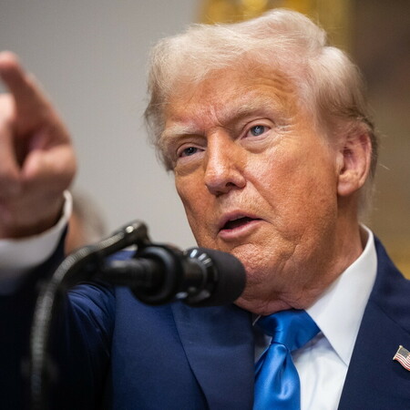 Λευκός Οίκος: Η διερμηνεία στη νοηματική «παρεμβαίνει» στην εικόνα του προέδρου