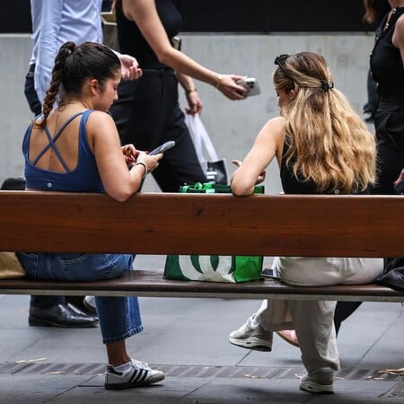 Αυστραλία: Τα social media απαγορεύτηκαν αλλά οι έφηβοι παραμένουν online 