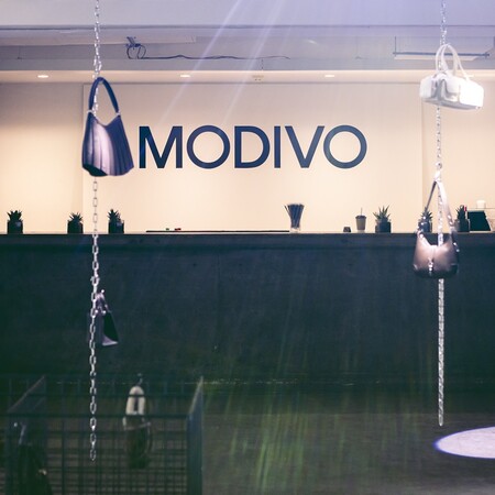 MODIVO & epapoutsia.gr παρουσιάζουν τις χειμερινές συλλογές 2025 μέσα από μια iconic εμπειρία Fashion Art Gallery