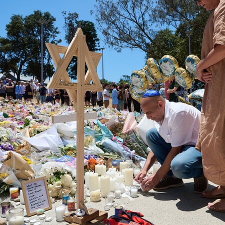 Τρομοκρατική επίθεση στο Σίδνεϊ: Ο δράστης κατηγορείται για 59 αδικήματα, εκ των οποίων 15 ανθρωποκτονίες 