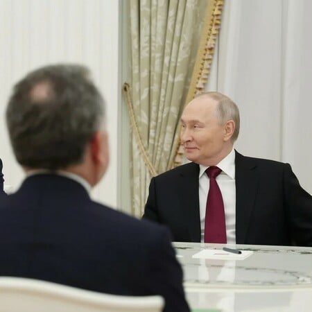 Ρωσία και ΗΠΑ προετοιμάζονται για νέα συνάντηση, αναφέρει το Κρεμλίνο