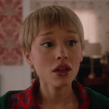 «Ηome Alone»: Η Ariana Grande μεταμφιέστηκε σε Kevin McCallister για χάρη του SNL 