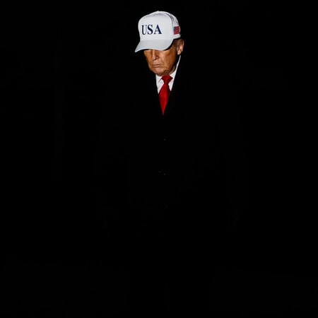 ΝΤΟΝΑΛΝΤ ΤΡΑΜΠ ΠΟΛΕΜΙΚΟ ΝΑΥΤΙΚΟ