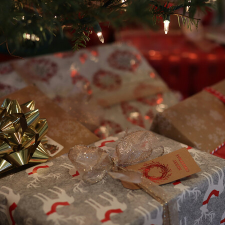 Χριστούγεννα χωρίς δώρα: Η μαγεία της ουσίας πάνω από τα υλικά αγαθά