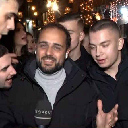Θεσσαλονίκη: «Θέλω να μπω στο Luben» - H στιγμή που μία παρέα «εισβάλει» on air σε ρεπορτάζ 