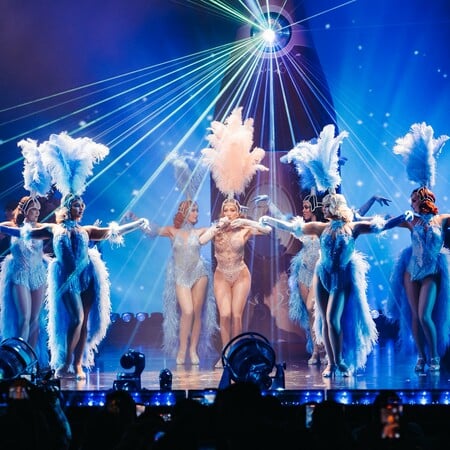 Η Τζένιφερ Λόπεζ ξεκίνησε τις εμφανίσεις της στο Λας Βέγκας με ένα φαντασμαγορικό σόου