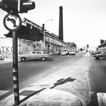 Γκάζι: Από εργατική συνοικία, «λούνα παρκ» της νύχτας