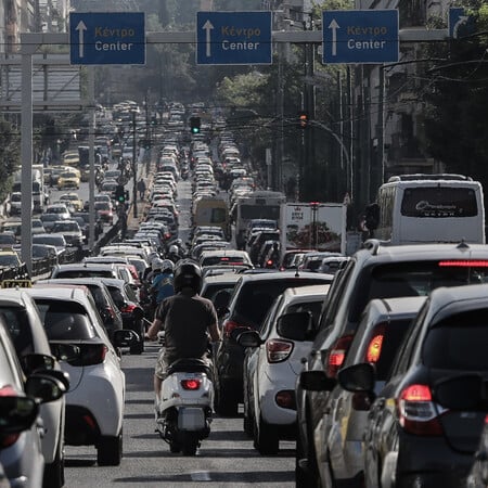 Γιατί το κυκλοφοριακό στην Αθήνα δεν θα βελτιωθεί πριν το 2032