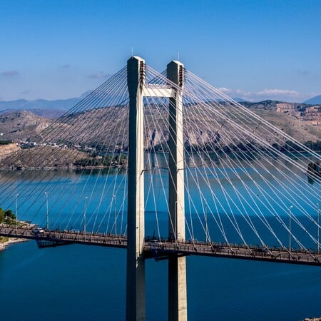 Χαλκίδα: Μαθητής έπεσε από την Υψηλή Γέφυρα και σκοτώθηκε - «Δεχόταν απειλές, τον έδερναν» λέει η μητέρα του