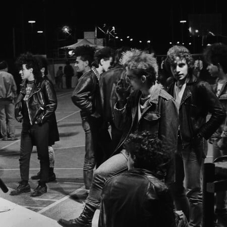 «Έγχρωμη τιβί, ασπρόμαυρη ζωή – φωτογραφικές σημειώσεις από τη δεκαετία του ’80»