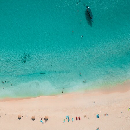 ΣΚ - Το νησί της Καραϊβικής στο οποίο απαγορεύεται η πρόσβαση των ντόπιων στις παραλίες