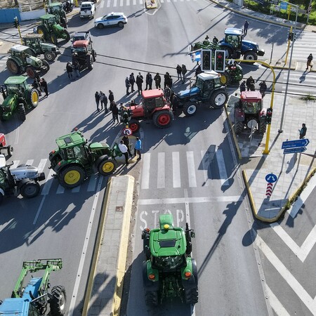ΑΓΡΟΤΕΣ ΜΠΛΟΚΑ ΚΥΒΕΡΝΗΣΗ