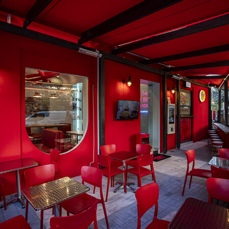 Το Sam Burgers άνοιξε νέο κατάστημα στο Περιστέρι