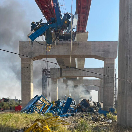 Τουλάχιστον 28 νεκροί μετά την κατάρρευση γερανού πάνω σε τρένο στην Ταϊλάνδη
