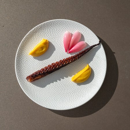 Στο Mylos της Γλυφάδας για ένα από τα καλύτερα ταρτάρ τόνου της πόλης