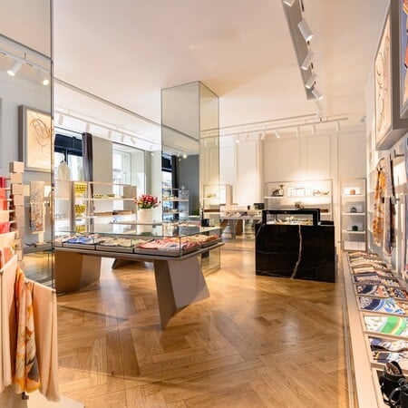 Η πολυτελής κομψότητα της VAKKO φέρνει αέρα Παρισιού στην καρδιά της Αθήνας