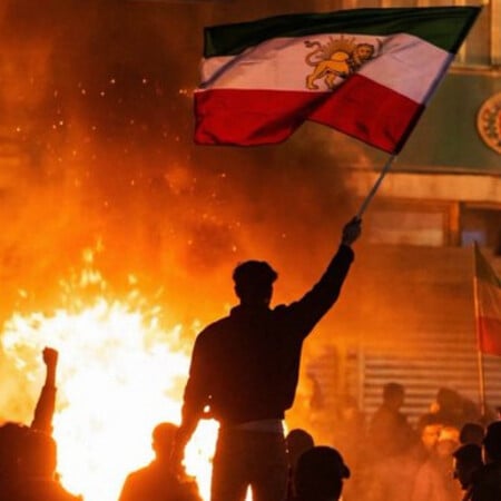 Ιράν: Aποκαθίσταται σταδιακά η πρόσβαση στο διαδίκτυο - Αναφορές για 5.000 νεκρούς στη χώρα