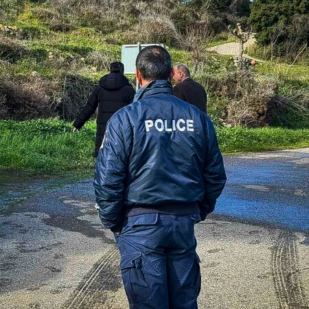 Δολοφονία στο Αγρίνιο: «Εγώ τον σκότωσα» - Ισχυρές δυνάμεις της ΕΛΑΣ στα σπίτια των οικογενειών