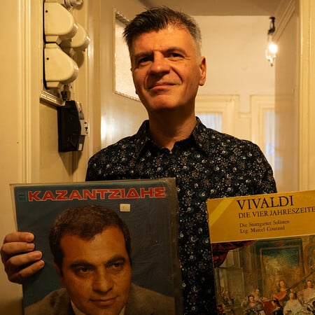 Φοίβος Δεληβοριάς: «Η ταινία “Καποδίστριας” είναι μια φθηνή παρηγοριά που μας πηγαίνει πίσω»