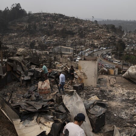 Χιλή: Τουλάχιστον 20 νεκροί από δασικές πυρκαγιές - Ολόκληρες πόλεις έχουν γίνει στάχτη 