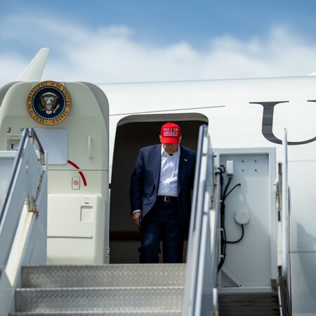 AIR FORCE ONE ΒΛΑΒΗ ΤΡΑΜΠ