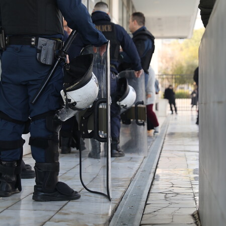 ΚΟΛΩΝΟΣ ΔΙΚΗ ΑΝΑΒΟΛΗ 12ΧΡΟΝΗ